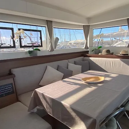 Catamaran White Beach 보트호텔 플라야블랑카
